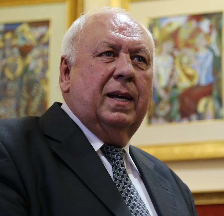 Czikora János (1944 – )